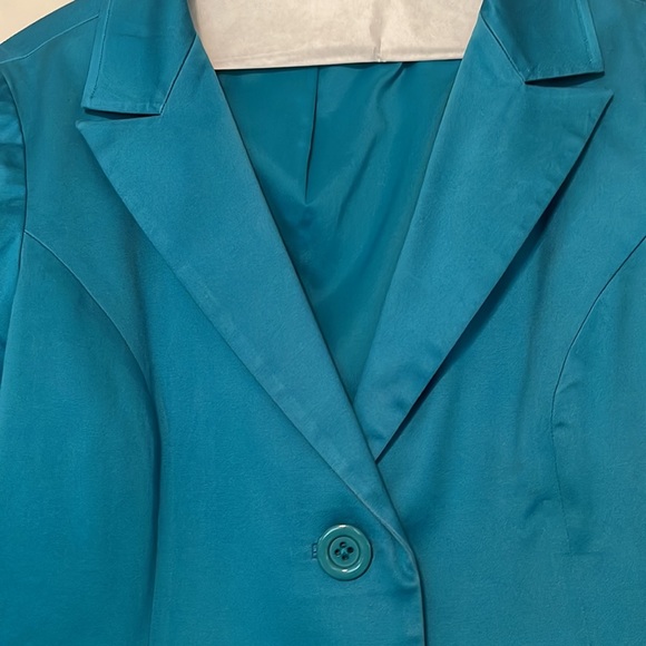 Pendleton casual blazer with two button front, classic notched collar. Size 16. - Picture 2 of 8